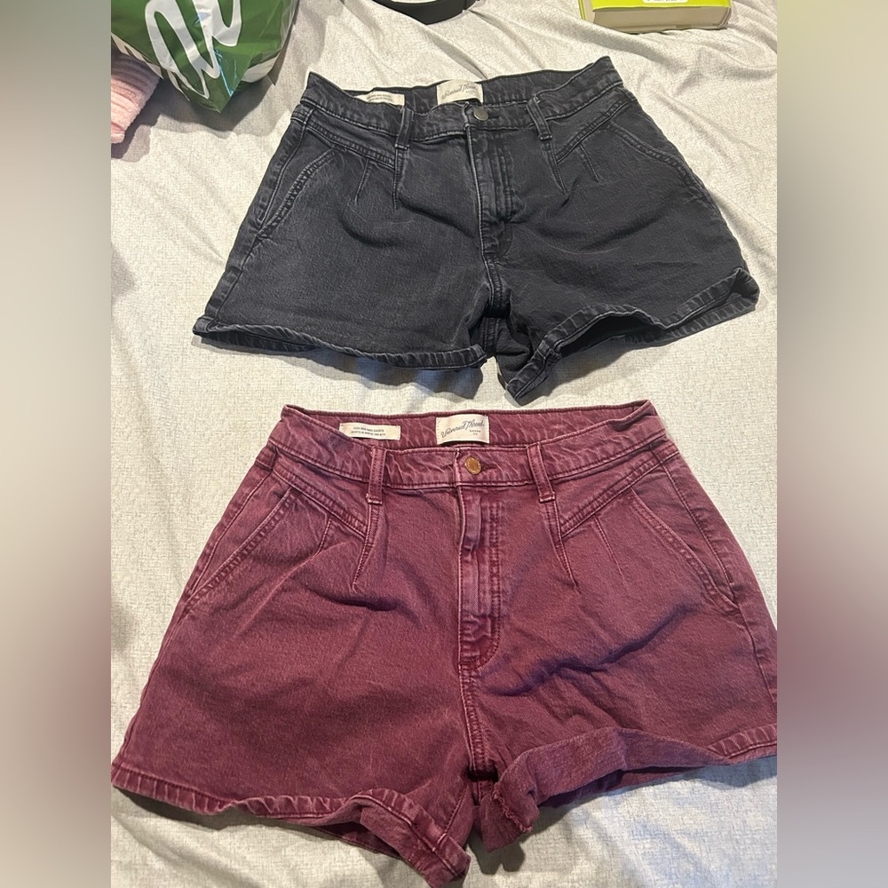 Universal Thread Jean Shorts Black and Red Casual Style